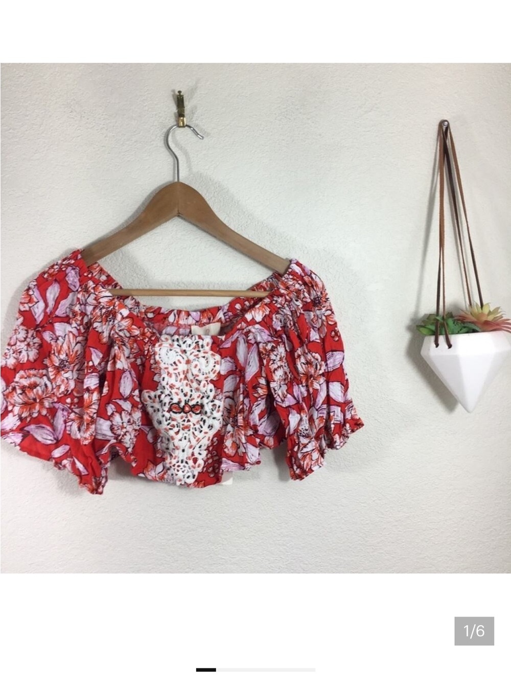 NWT LF | Native Rose Bonnie red floral crop top